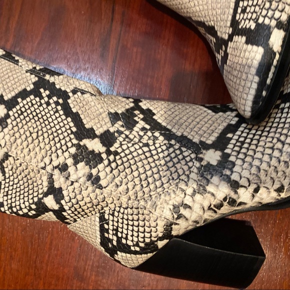 Vince Camuto boots size 8.5 reptile print above the knee - Picture 6 of 9